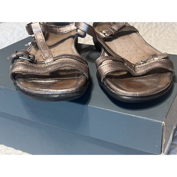 Ecco Pewter / Metallic Charcoal Gray T Strap Sandals Women's Size 38 7 7.5 Good - Picture 9 of 11